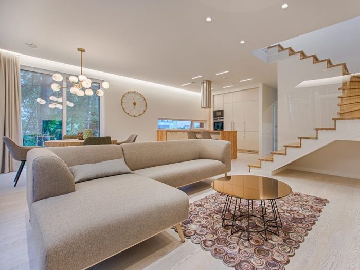 Eikestad_Vervoer_Stellenbosch_Household_Removal_L-Couch_and_Coffee_Table_700x525