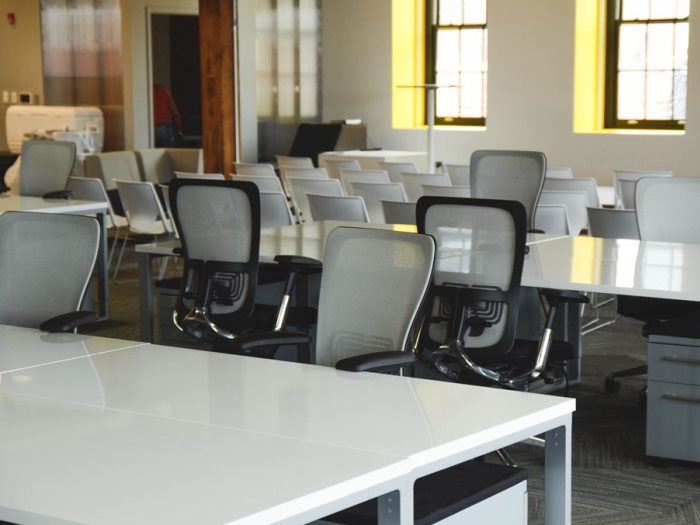 Eikestad_Vervoer_Stellenbosch_Office_Removal_Desks_and_Chairs_700x525