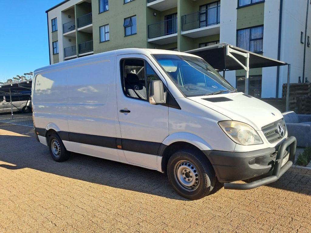 Eikestad Vervoer outside flats